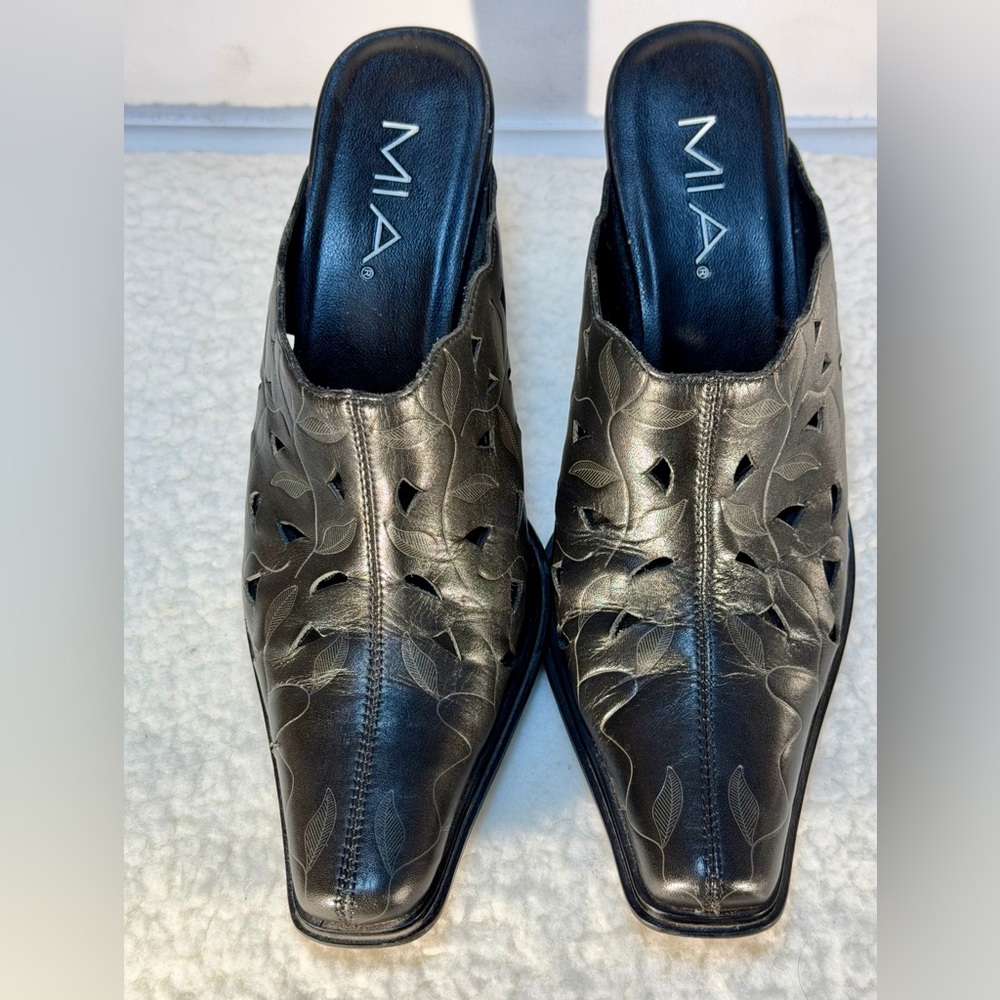 Mia Vicki Laser Cut Leaf Pattern Black Leather Mules